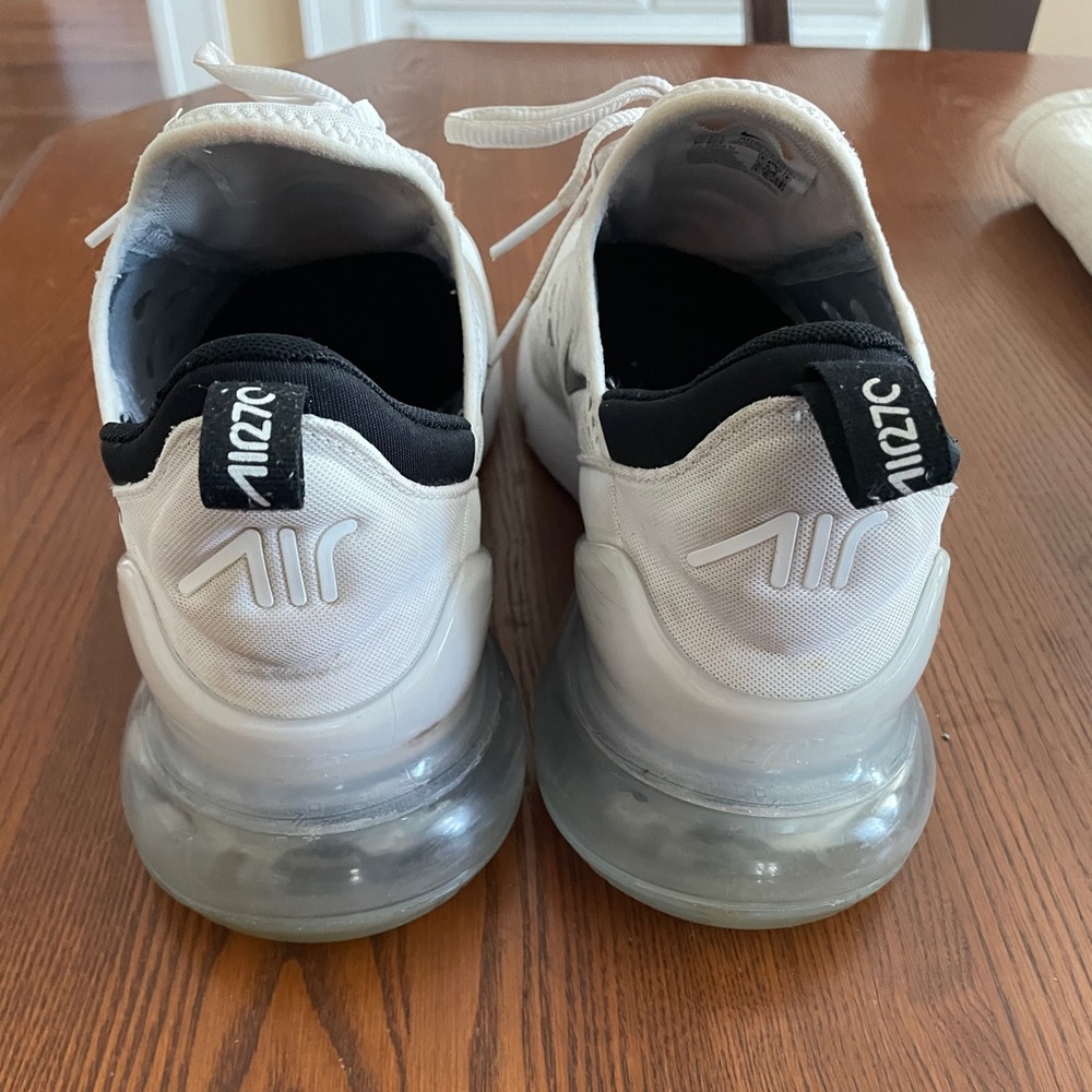 Nike Air Max 270